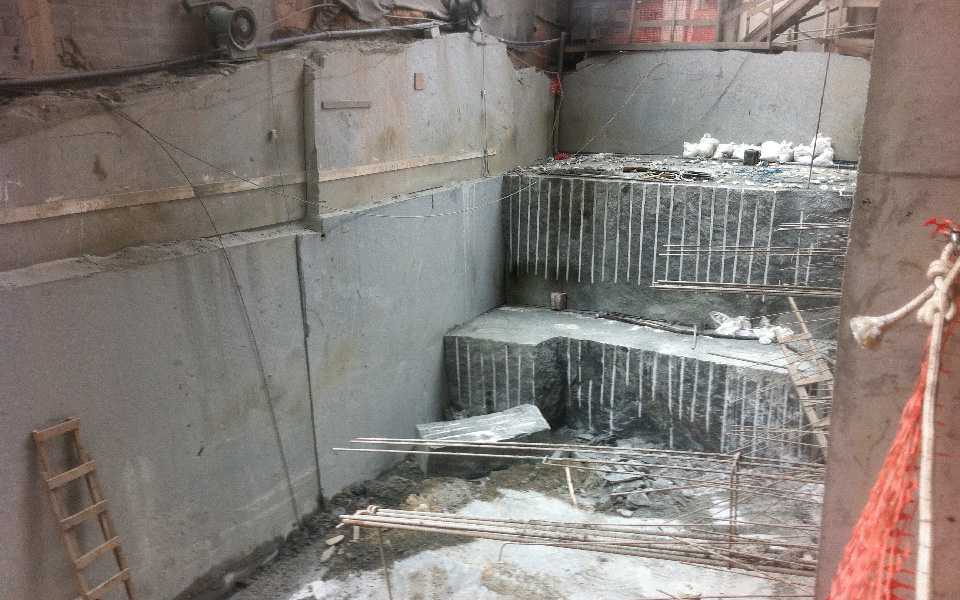 Desmonte de Rocha com fio diamantado